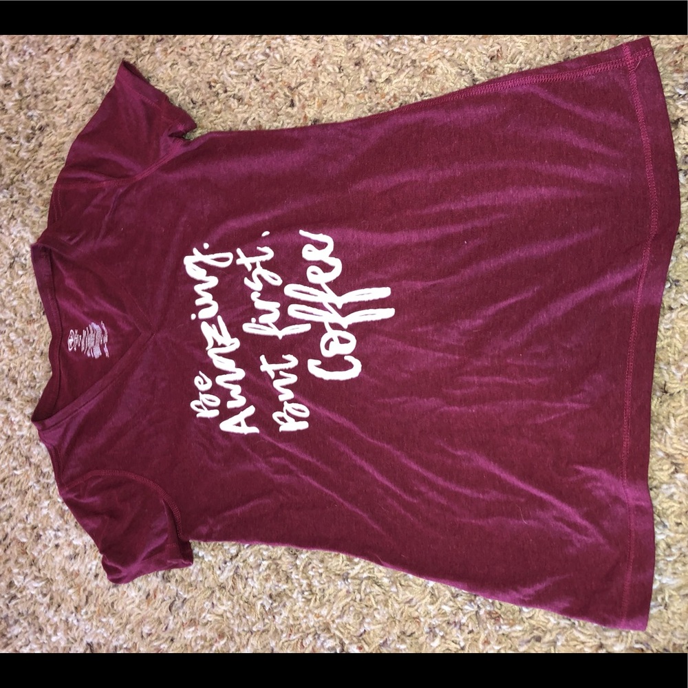 T-shirt “Be Amazing. But First, Coffee”